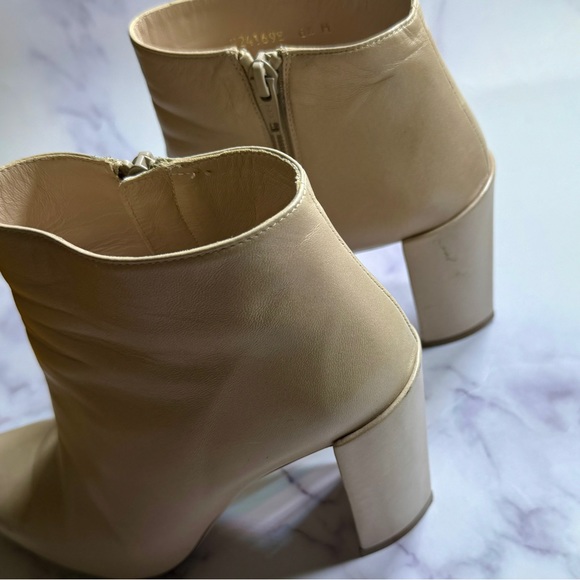 ❗️Last Chance❗️Stuart Weitzman Pure Beige Pointy Toe Bootie - Bambina - Picture 10 of 10